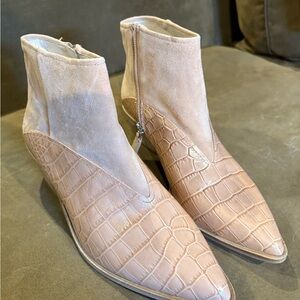 Elegant Tan Ankle Boots